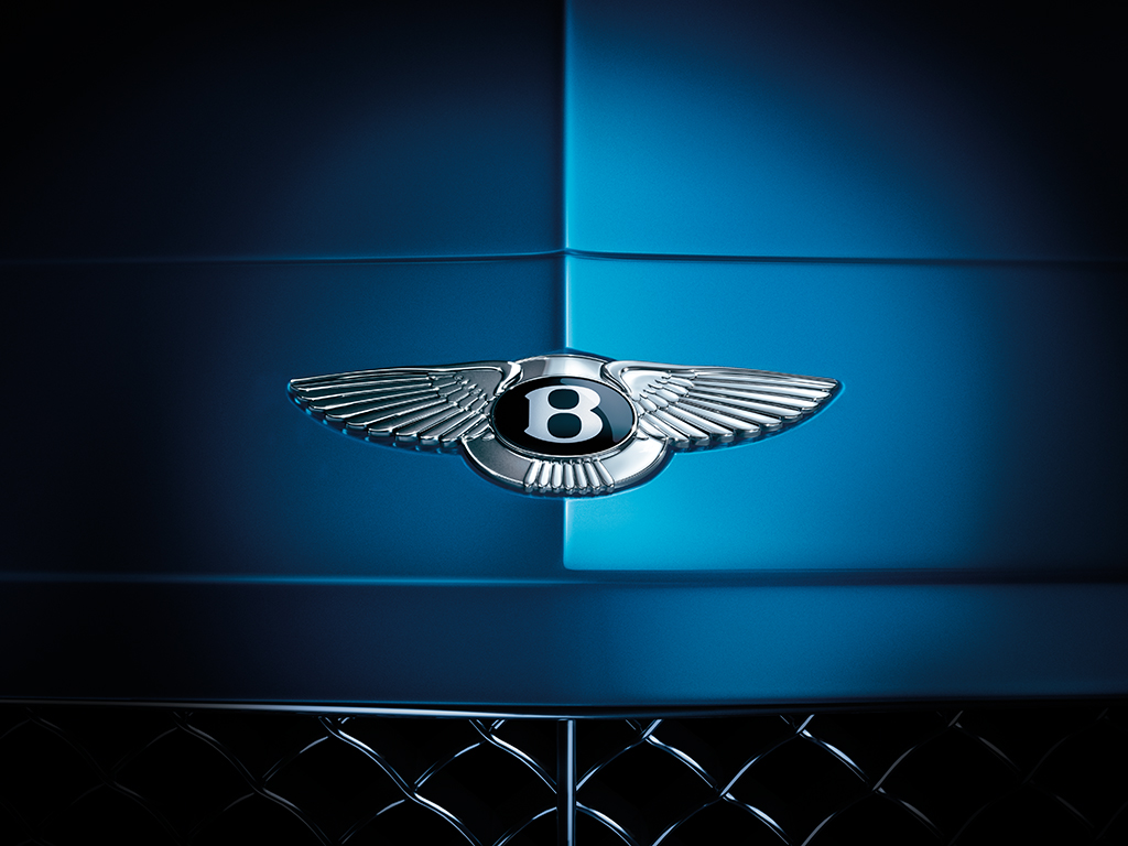 CGI Bentley Contintental GT front shot of badge
