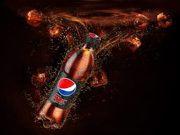 Pepsi Max CGI Bottle submerged in pepsi